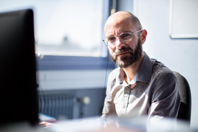 Portait de Fabien BALESSE, responsable Infrastructure et Hébergement